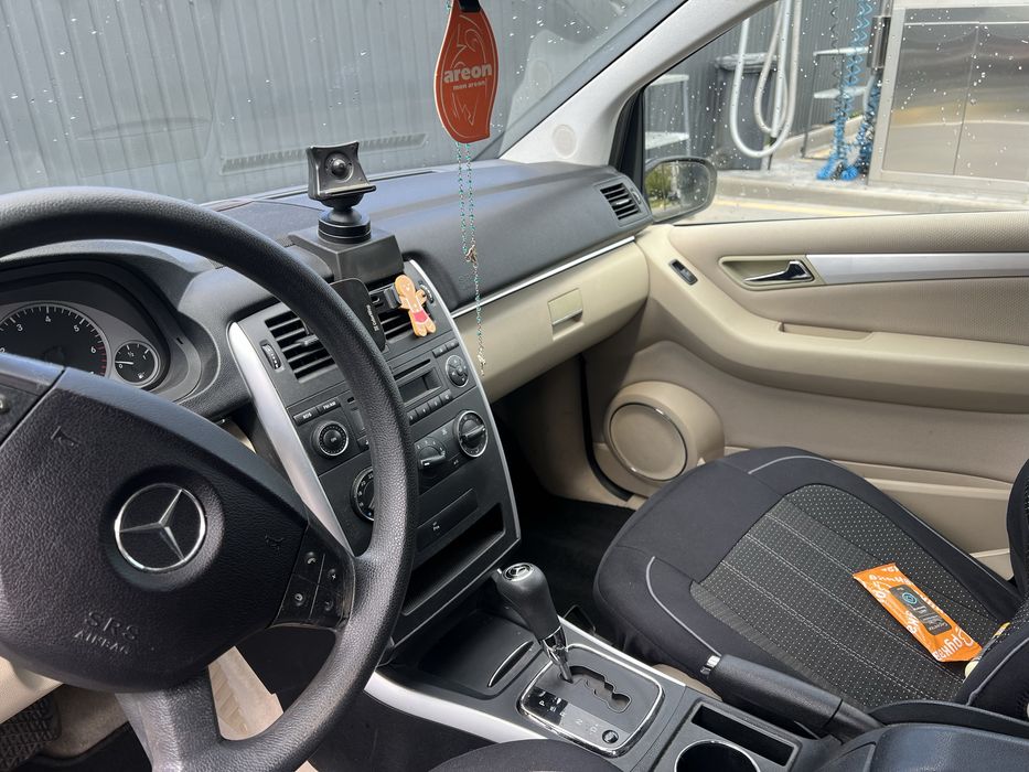 Продам авто Mercedes b150 автомат
