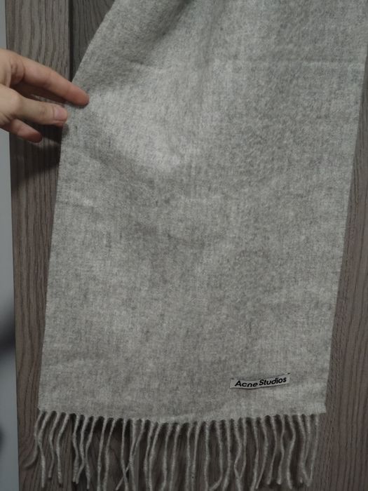 Cachecol cinza nunca usado