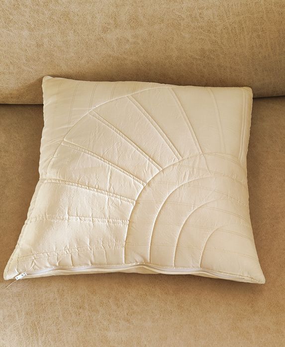 Диванна подушка пухова