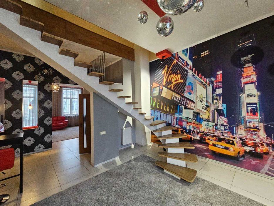 Продаж унікальної квартири на вул. Руська, поруч ЦУМ