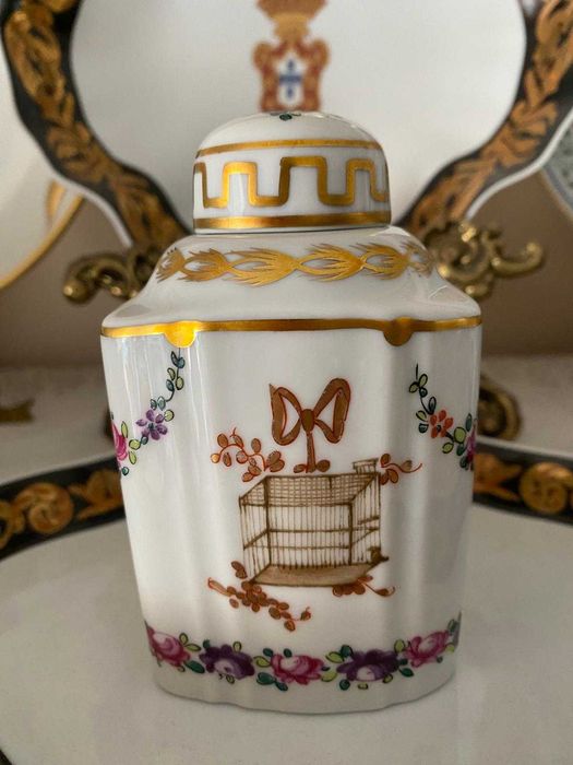 Pote/Frasco de Chá em Porcelana NG – Reprodução Oficial de Museu