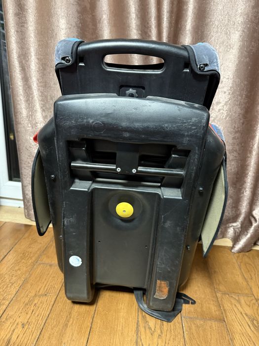 дитяче автомобільне крісло Recaro