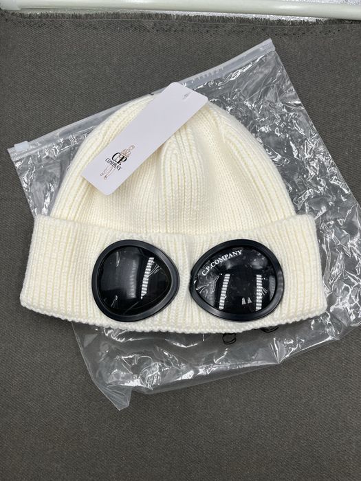 Nowa Biała czapka C.P. COMPANY