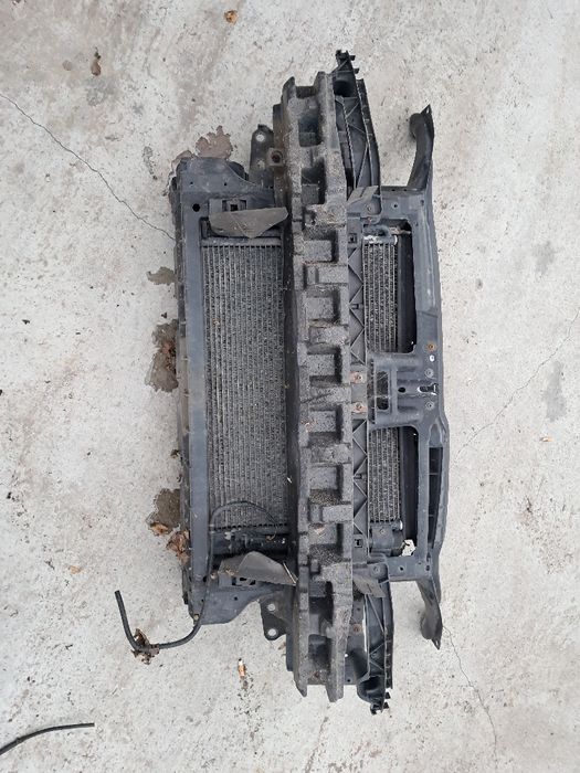 Pas przedni z chłodnicami golf 5