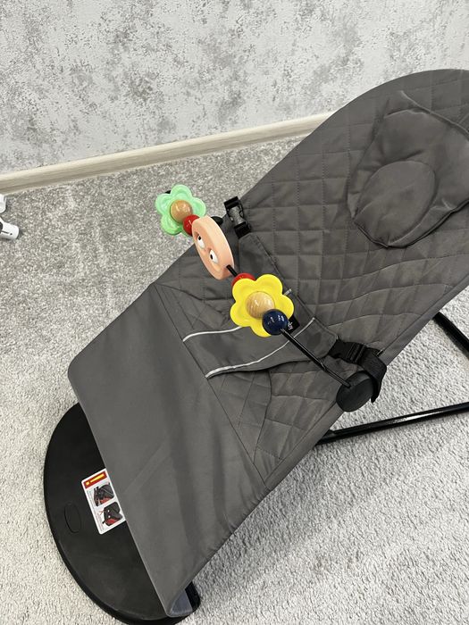 Дитячий шезлонг (крісло-гойдалка)+дуга з іграшками