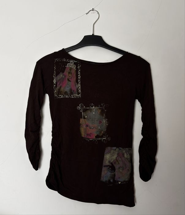 Camisola castanha com estampas