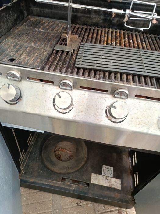 Grill ogrodowy CharBroil