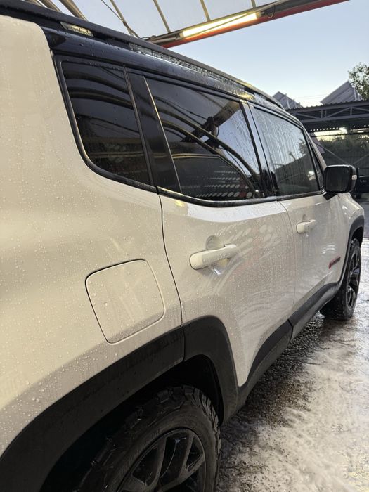 Jeep Renegade 2018 VIN ZACCJBCB3JPH26630 фото оголошення 3 з 22
