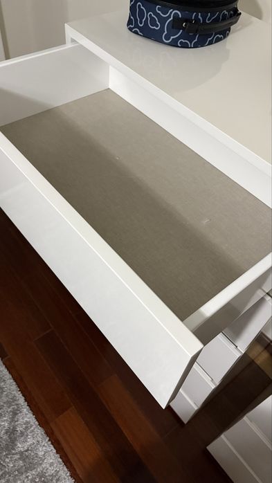 Mobilia de quarto moderna como nova