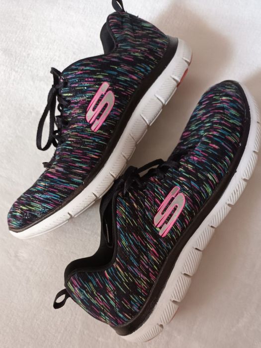 Buty, adidasy,   Skechersy