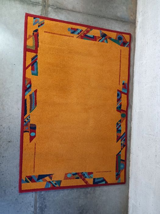 Belíssima carpete em exemplar estado de conservação, medidas: 175/117c