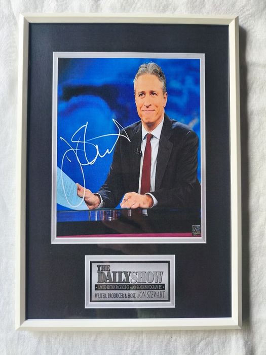 Moldura Série The Daily Show With Jon Stewart com Autógrafos(A4)