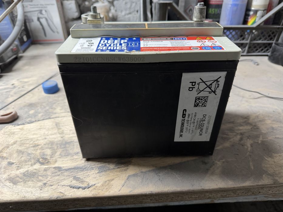 Акум знятий з тесли 2022 року в гарному стані