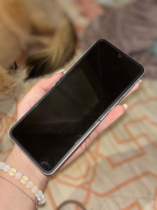 Samsung Galaxy Flip 6 (256GB)