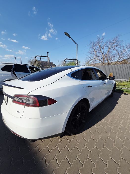 Tesla model s 60