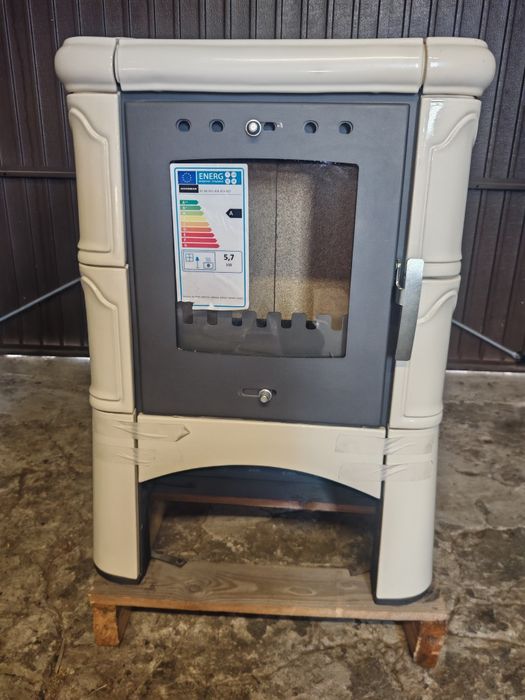 Piec kaflowy 57m2 nowy