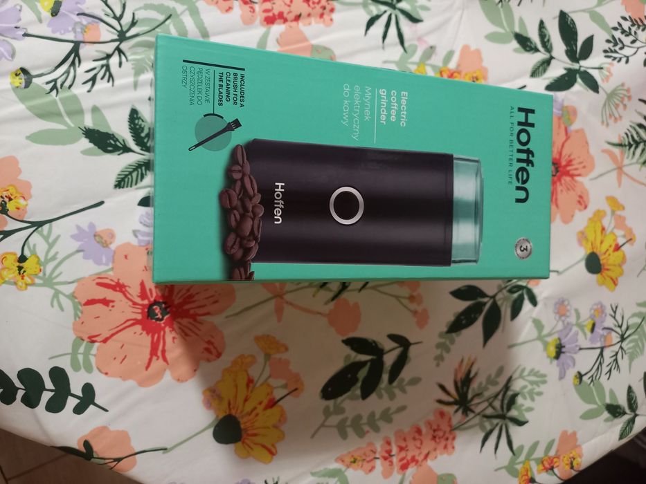 Młynek  do kawy  nowy zapakowany