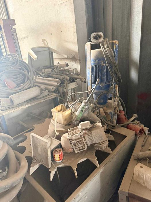 Vende-se Máquina de projetar reboco e estuque