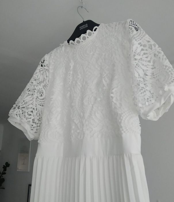 Плаття біле, вихідне, розм.L.Нове. Львів.