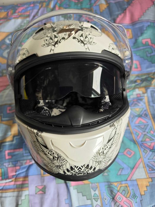 Capacete praticamente novo