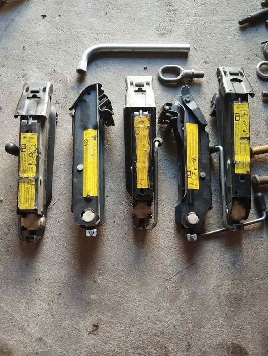 Продам Домкрати. Різних машин..ф