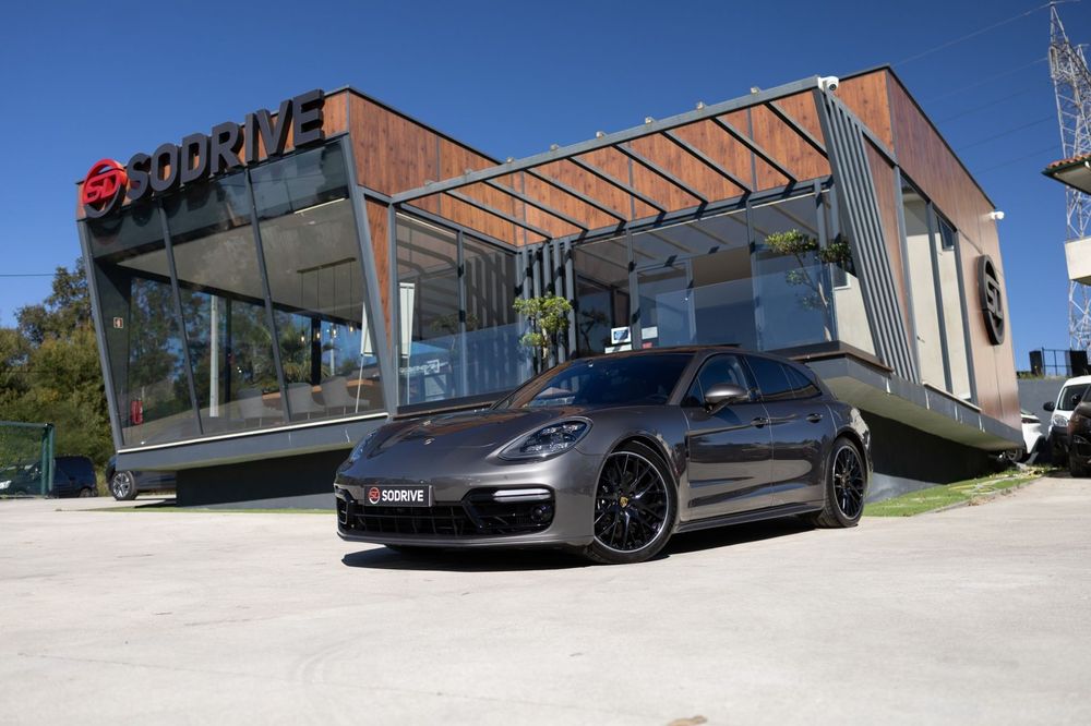 Porsche Panamera Sport Turismo 4 E-Hybrid