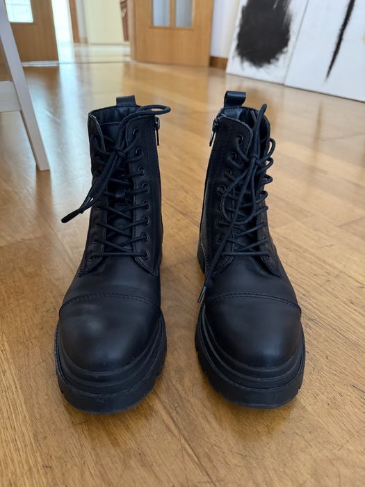 Botas de couro pretas Aldo