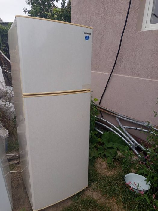 Продам холодильник Samsung