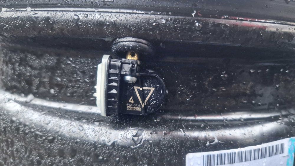 Felgi stalowe Opel Karl 4x100 5Jx14 IS38 TPMS Kpl.