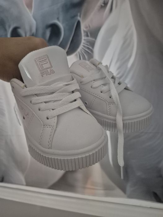 Fila adidasy.  26
