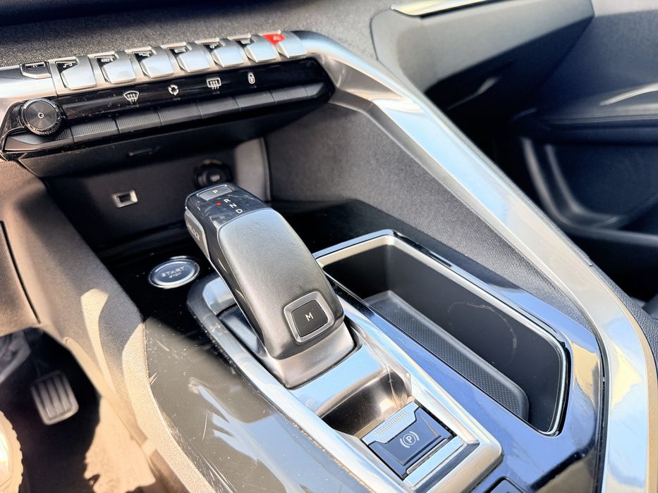 PEUGEOT 3008 1.6HDI EAT6 ALLURE