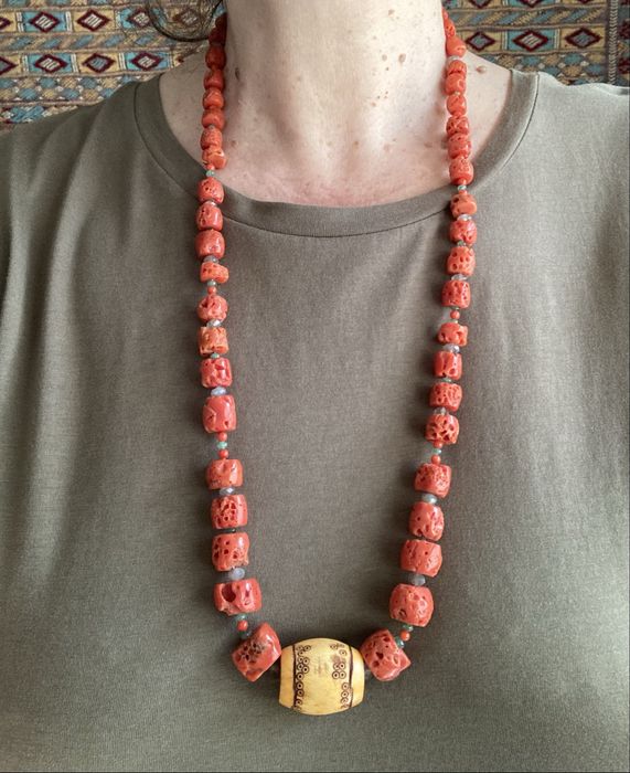 Colar de coral mediterraneo