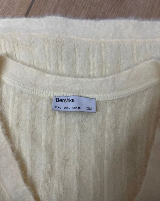 puchata kamizelka w kolorze butter yellow Bershka rozmiar L 40