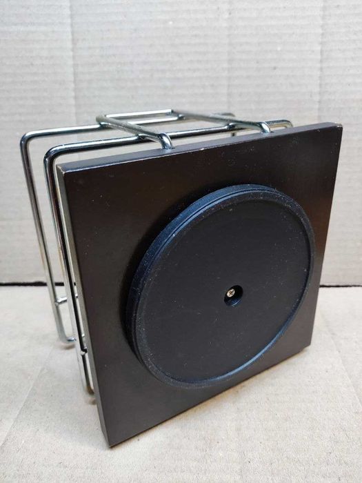 Органайзер для пультов и других гаджетов. Дерево, сталь, вращение