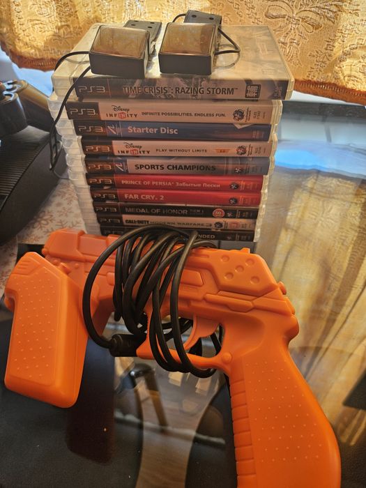 Playstation 3 gun con , пістолет та диск з грою
