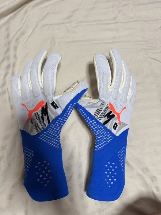 Puma (Goalkeeper Gloves)