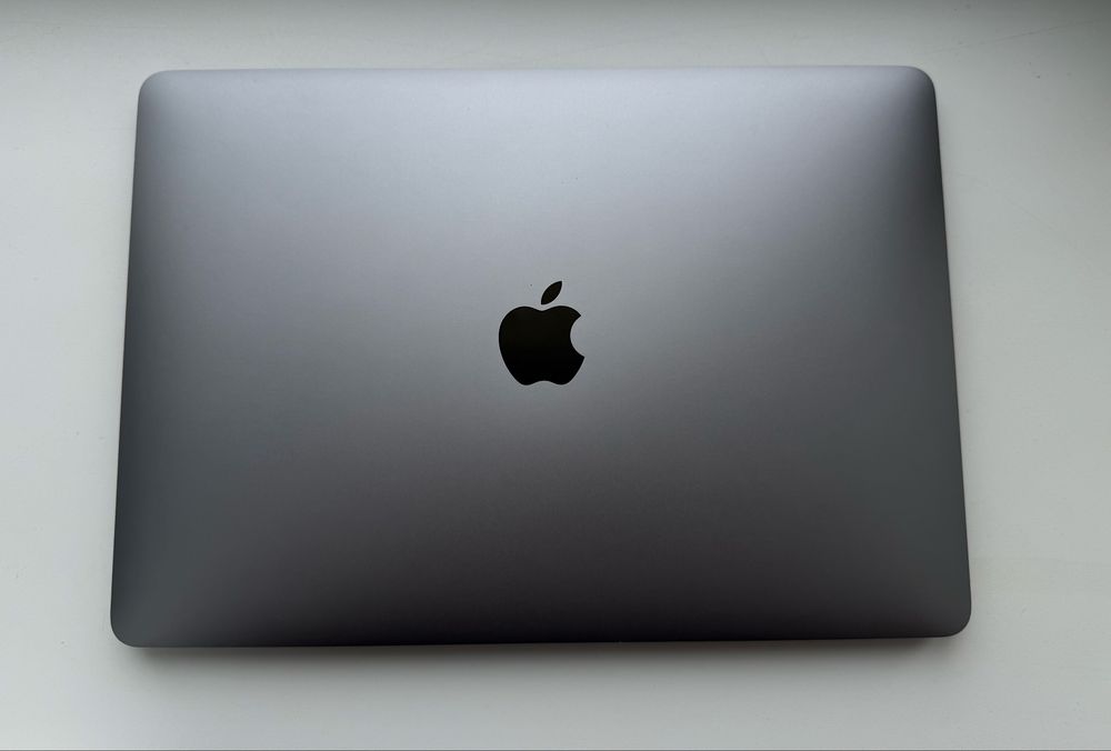 MacBook Air m1 8/256 Space Grey