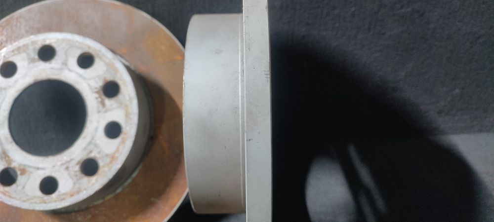 Диски гальмівні задні Гольф 5 Гольф 6 Шкода Октавіа А5 нові з Німеччин