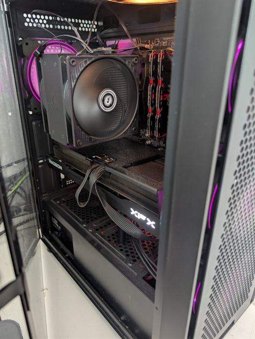 PC Gaming Tower/Top492597670587279361