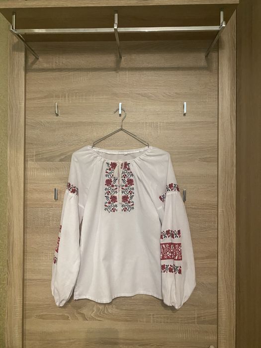 Вишиванка на дівчинку