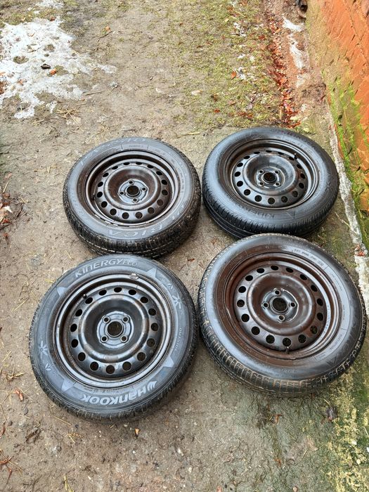 Felgi stalowe 4x100 rozmiar 15 z oponami