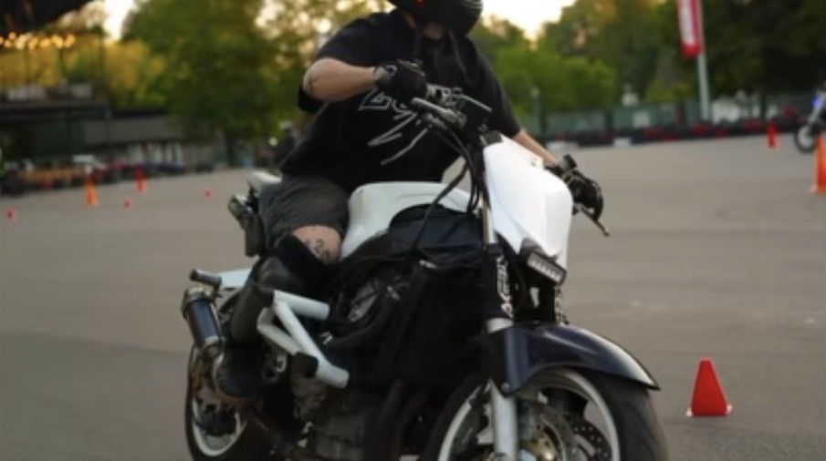 Honda cbr 600  f4i stunt (не slider bws aerox rocket gilera)