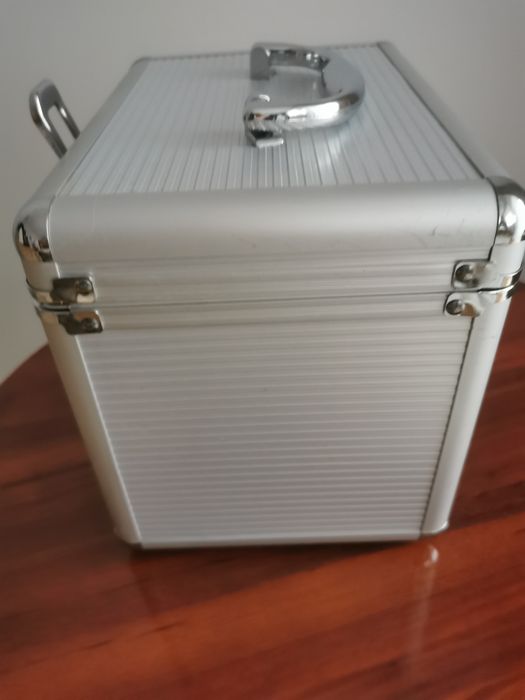 Kuferek na kosmetyki