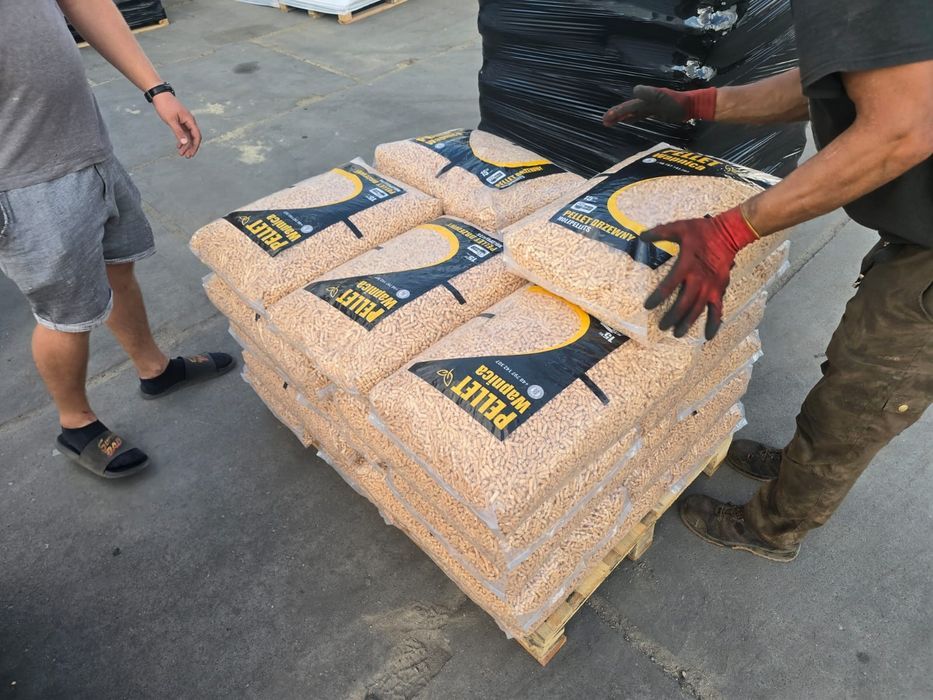 Pellet drzewny Sosna 18MJ /kg paleta 975kg