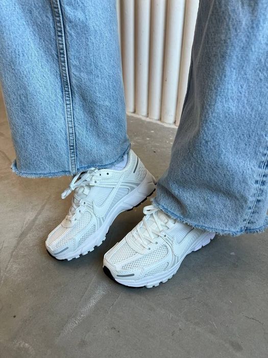 Nike Zoom Vomero 5 White жіночі кросівки найк вомеро 5 сітка