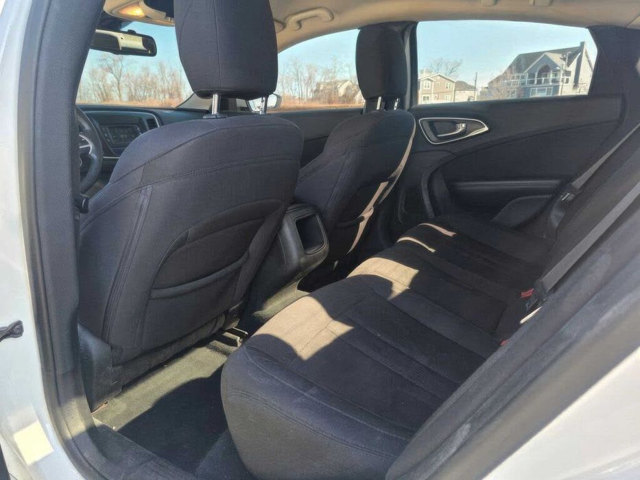 Chrysler 200 S      2015