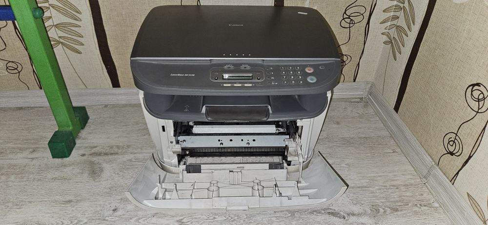 Принтер Canon LaserBase MF3228 на запчастини