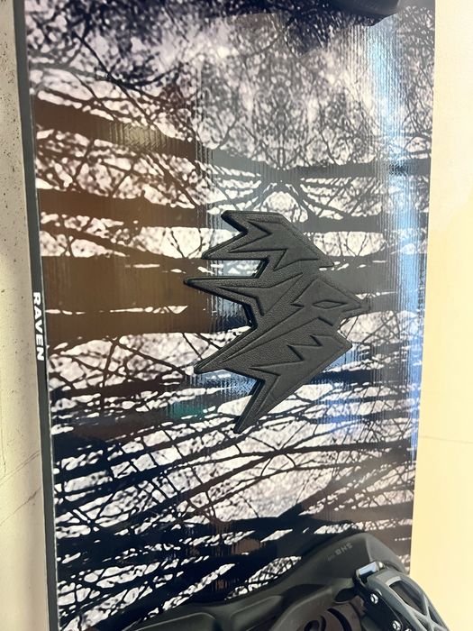 Prancha de Snowboard Raven + Fixações (Como Nova – Usada 1 Dia)