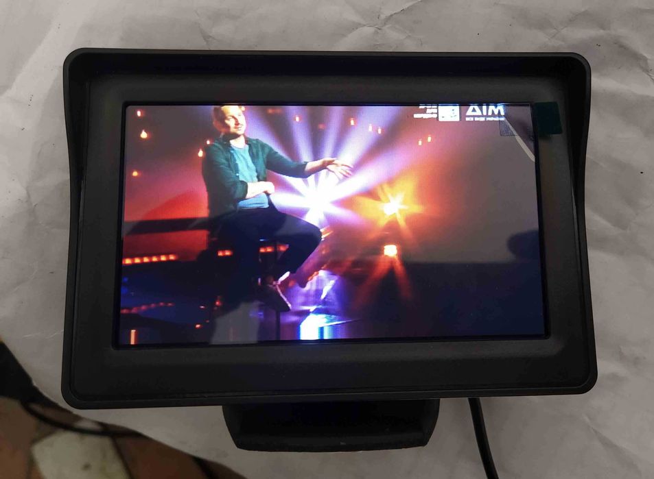 автомонітор для камер або для налаштування антен працює від 12в