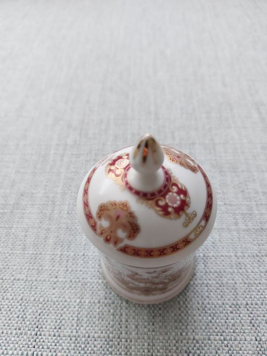 Peça decorativa porcelana PORART